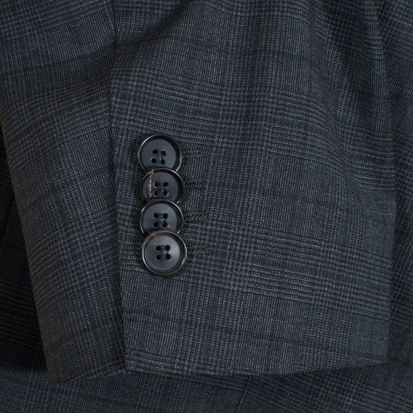 [SOLD] Hugo Boss 40R Modern Fit Wool Gray Check Single Breasted suit. - Picture 4 of 12